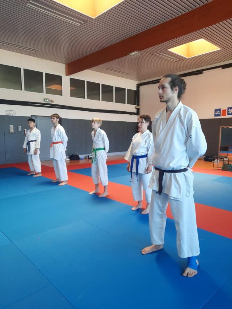 Photo des élèves lors de l'annonce des résultats du passage de grade du 03/06/2023