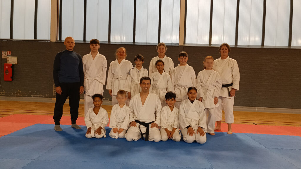 Photo des participants au passage de grade avec les sensei